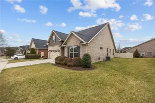 2453 Glenkirk Dr, Burlington, NC 27215 - Photo 37