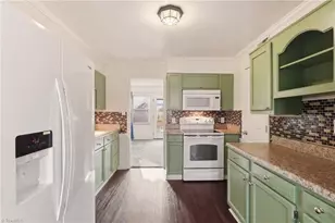 4822 Tower Rd, Greensboro, NC 27410 - Photo 11