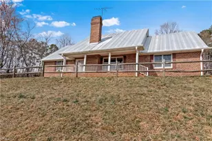 120 Skyline Dr, Elkin, NC 28621 - Photo 3