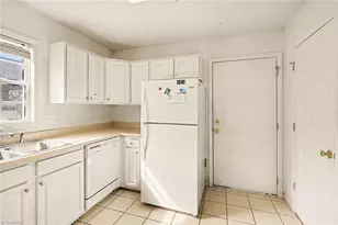 165 Cameron Way Cir, Winston-Salem, NC 27103 - Photo 13