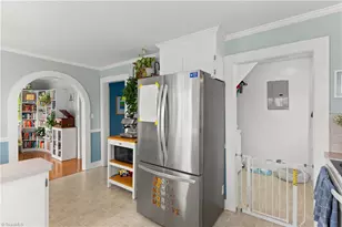 1256 Irving St, Winston-Salem, NC 27103 - Photo 9