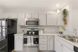 3743 Winborne Ln, Greensboro, NC 27410 - Photo 9