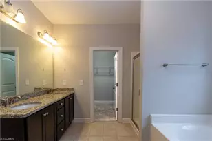 5409 Torwood Dr, Greensboro, NC 27409 - Photo 13