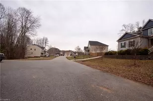 5409 Torwood Dr, Greensboro, NC 27409 - Photo 41