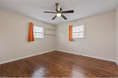 4902 Forest Oaks Drive, Greensboro, NC 27406 - Photo 23