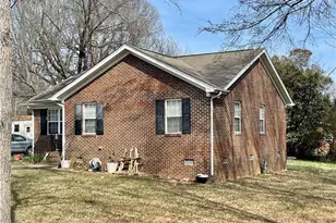 3216 Wellingford Dr, High Point, NC 27265 - Photo 3