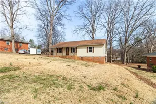 123 Rocky Knoll Cir, Greensboro, NC 27406 - Photo 5