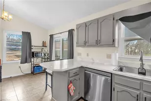 123 Rocky Knoll Cir, Greensboro, NC 27406 - Photo 17