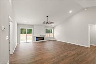 144 Hewes St, Winston-Salem, NC 27103 - Photo 9