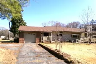 912 Friendly Rd, Eden, NC 27288 - Photo 1