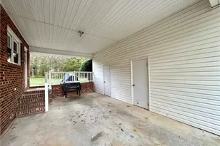 240 Oakcrest Dr, Madison, NC 27025 - Photo 23