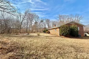 240 Oakcrest Dr, Madison, NC 27025 - Photo 5