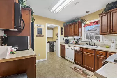 1878 Camden Forest Drive, Winston-Salem, NC 27127 - Photo 15