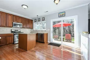 4406 Chimney Springs Dr, Greensboro, NC 27407 - Photo 11