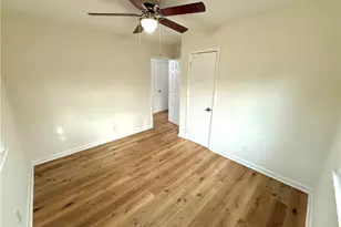 2010 Sharonbrook Dr, Greensboro, NC 27405 - Photo 17