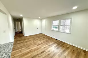 2010 Sharonbrook Dr, Greensboro, NC 27405 - Photo 11