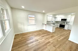 2010 Sharonbrook Dr, Greensboro, NC 27405 - Photo 5