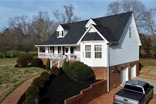 4003 Daisy Dr, Hamptonville, NC 27020 - Photo 3