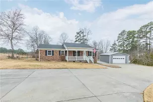 5946 Drake Rd, Greensboro, NC 27406 - Photo 43