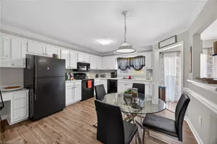 7 Cedar Knoll Ct, Greensboro, NC 27407 - Photo 11