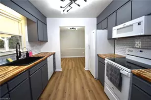 5107 Bayberry Ln, Greensboro, NC 27455 - Photo 9