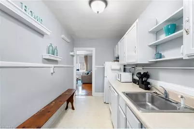 1013 N Elm Street #B6, Greensboro, NC 27401 - Photo 15