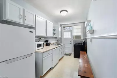 1013 N Elm Street #B6, Greensboro, NC 27401 - Photo 13