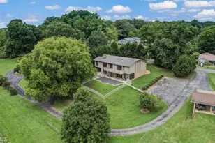 414 Lynrock St, Eden, NC 27288 - Photo 5