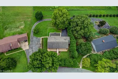 414 Lynrock Street, Eden, NC 27288 - Photo 3