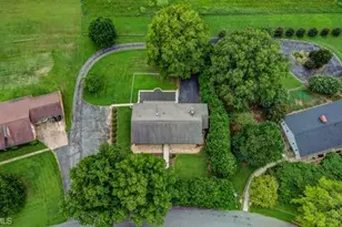 414 Lynrock St, Eden, NC 27288 - Photo 3