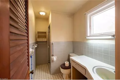 4319 Hicone Road, Greensboro, NC 27405 - Photo 13