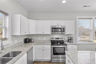 444 Weatherly St, Ramseur, NC 27316 - Photo 9