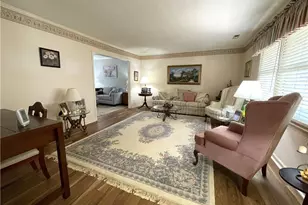 5901 Spanish Oak Dr, Greensboro, NC 27409 - Photo 3