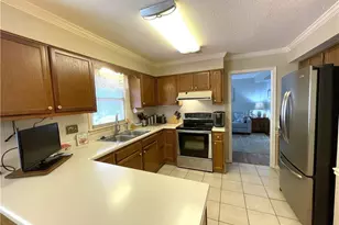 5901 Spanish Oak Dr, Greensboro, NC 27409 - Photo 7