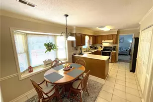 5901 Spanish Oak Dr, Greensboro, NC 27409 - Photo 9