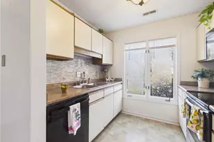 1415 Grantland Pl, Greensboro, NC 27410 - Photo 5