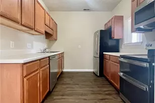 3009 Winston Dr, Burlington, NC 27215 - Photo 7