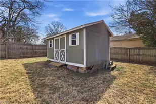 505 W Decatur St, Madison, NC 27025 - Photo 31