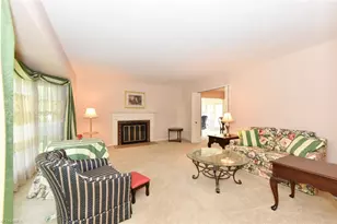 2702 Holly Dr, Greensboro, NC 27408 - Photo 9