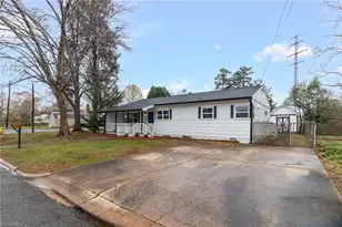 308 School St, Lexington, NC 27292 - Photo 3