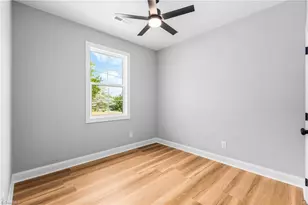 109 Hickory St, Yadkinville, NC 27055 - Photo 17