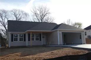 109 Hickory St, Yadkinville, NC 27055 - Photo 1