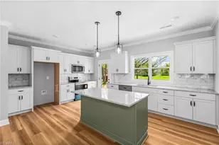 109 Hickory St, Yadkinville, NC 27055 - Photo 11