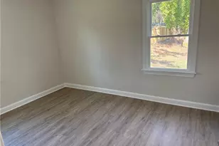 1402 Darden St, High Point, NC 27262 - Photo 9