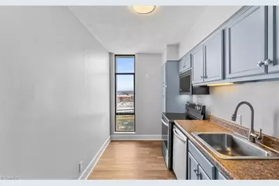 1101 N Elm Street #1404, Greensboro, NC 27401 - Photo 3