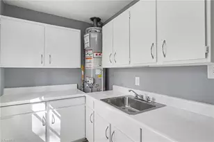 204 N Gurney St, Burlington, NC 27215 - Photo 13