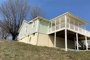 5075 Baux Mountain Rd, Winston-Salem, NC 27105 - Photo 11