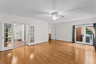 905 McDowell Dr, Greensboro, NC 27408 - Photo 25