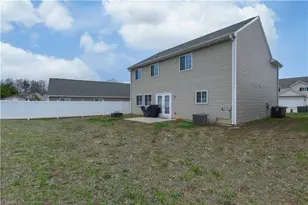 3805 Bissett Wy, Greensboro, NC 27405 - Photo 25