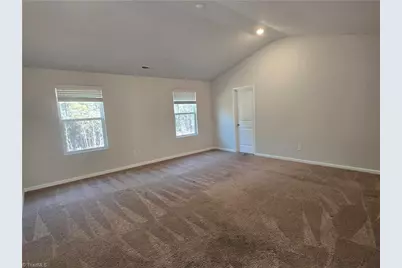 4623 Hazelburn Drive, Greensboro, NC 27405 - Photo 9